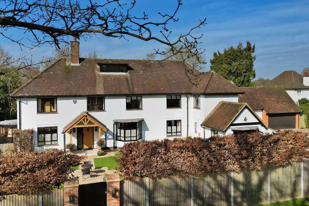 Main image of property: Shootersway Lane, Berkhamsted, Hertfordshire HP4