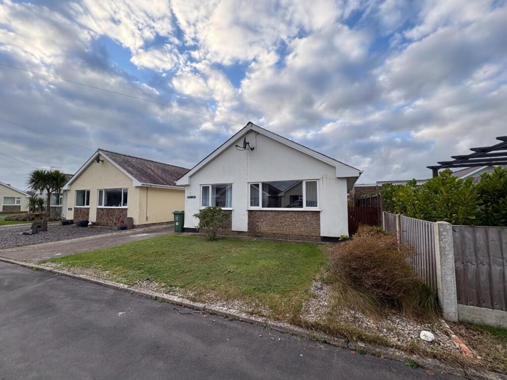 Main image of property: Cefn Y Gader, Morfa Bychan, Porthmadog