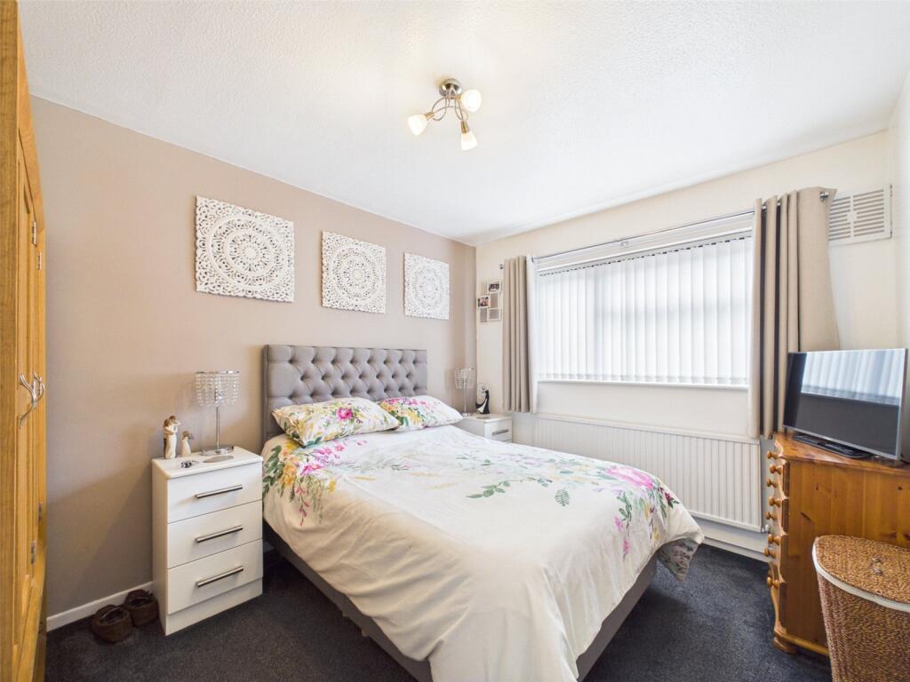 House in Worcester, Worcestershire - More