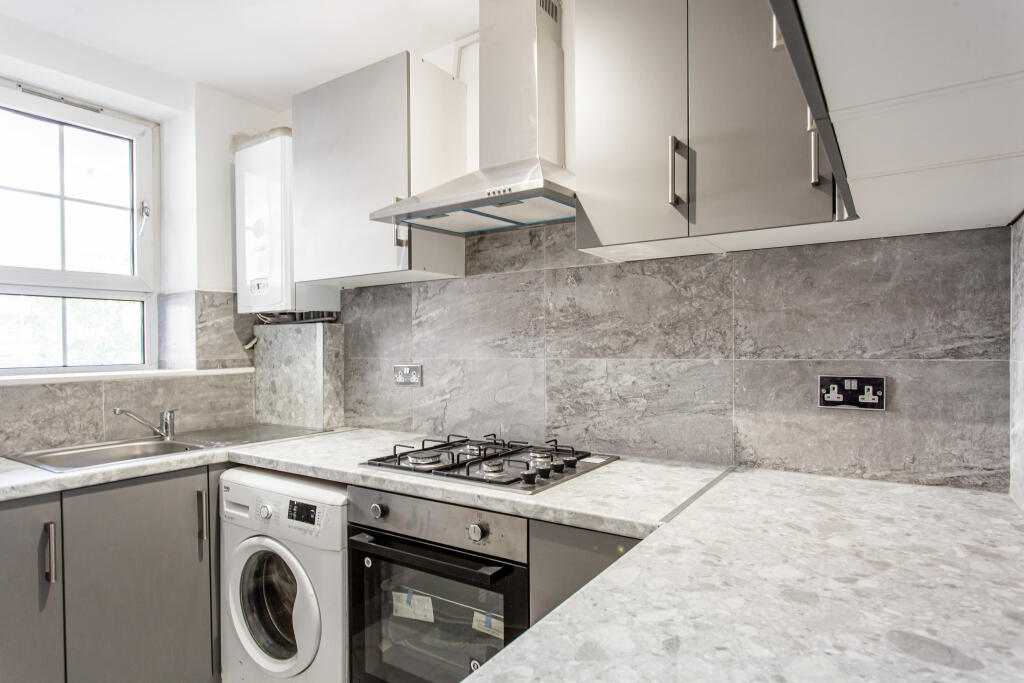Apartment in London - View 5