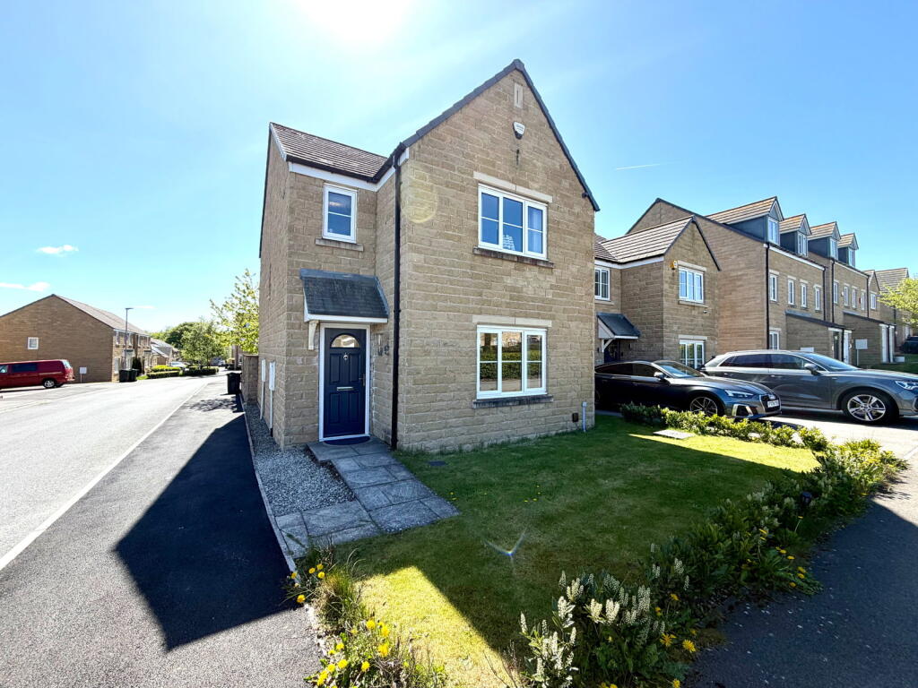 3-bed detached on New Chapel Road, Penistone, Sheffield, S36 9AG, £317,500