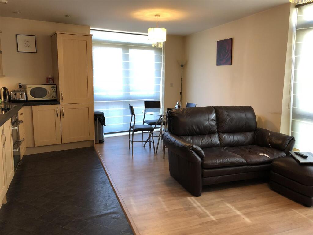 Apartment in Watford - View 4