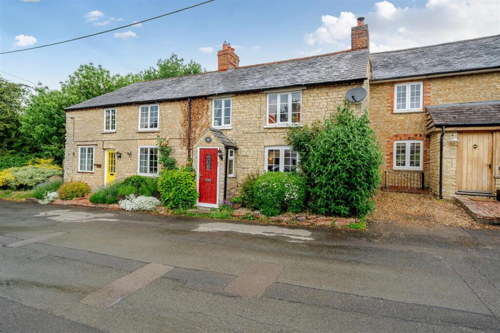 3-bed house on Lower Street, Pury End, NN12, £400,000