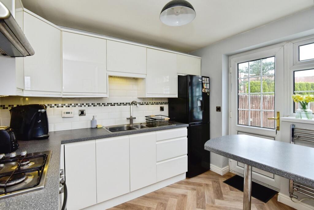 Checkley Road, Newcastle, Staffordshire, ST5 photo 4