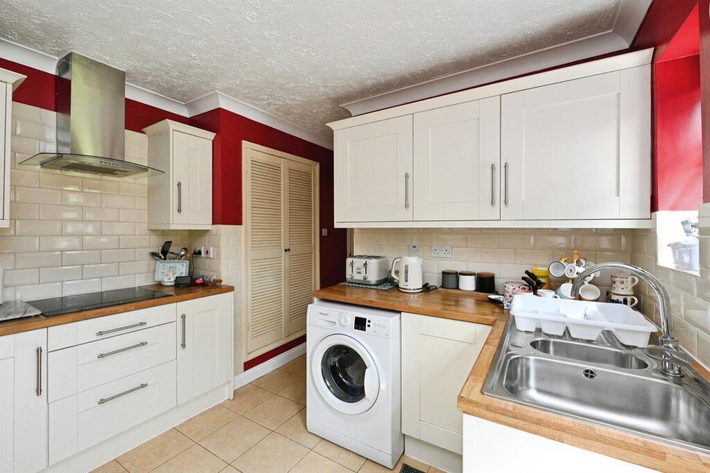 Hillside Close, Middleton, King's Lynn photo 3