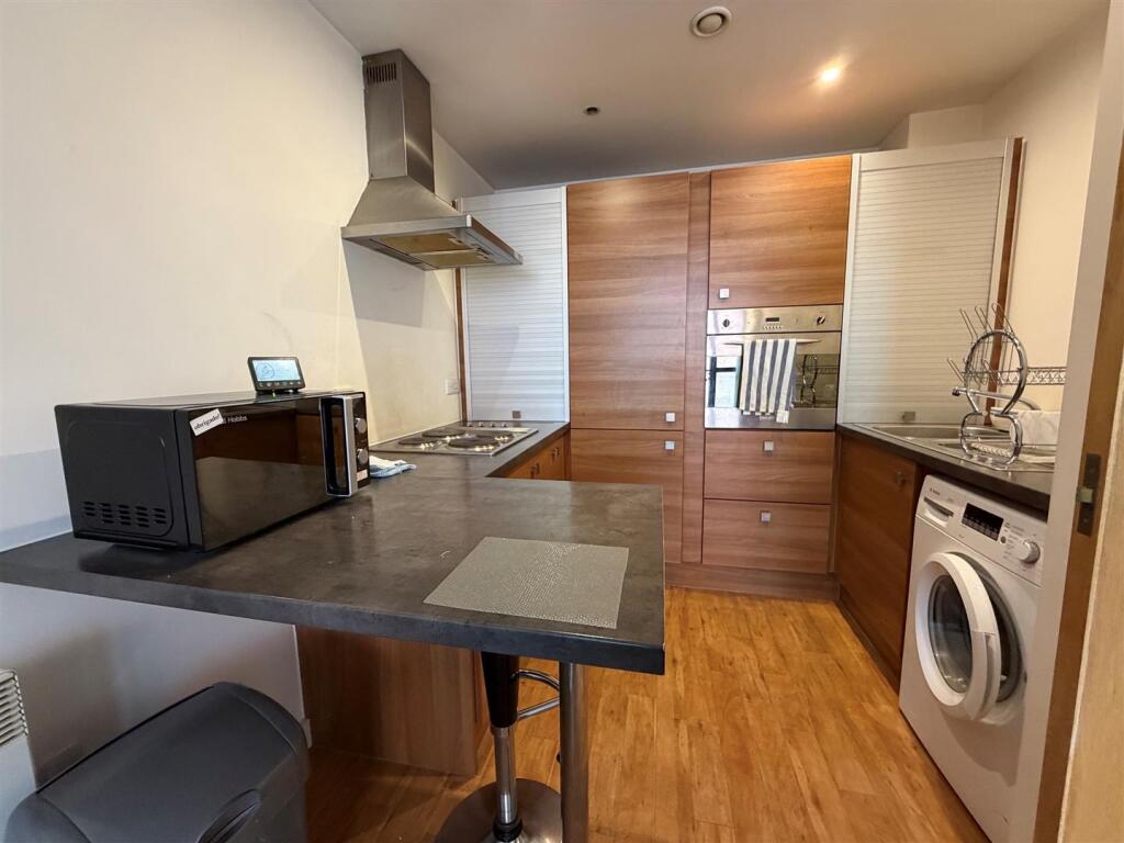 Apartment in Manchester - View 5