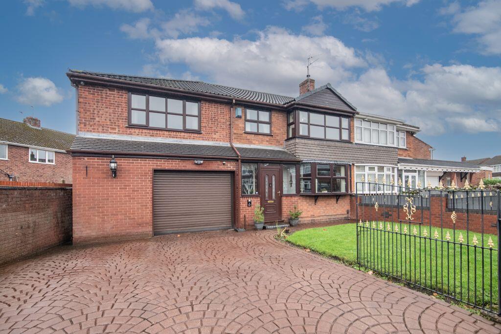 Main image of property: Elizabeth Walk, TIPTON, DY4 0AZ