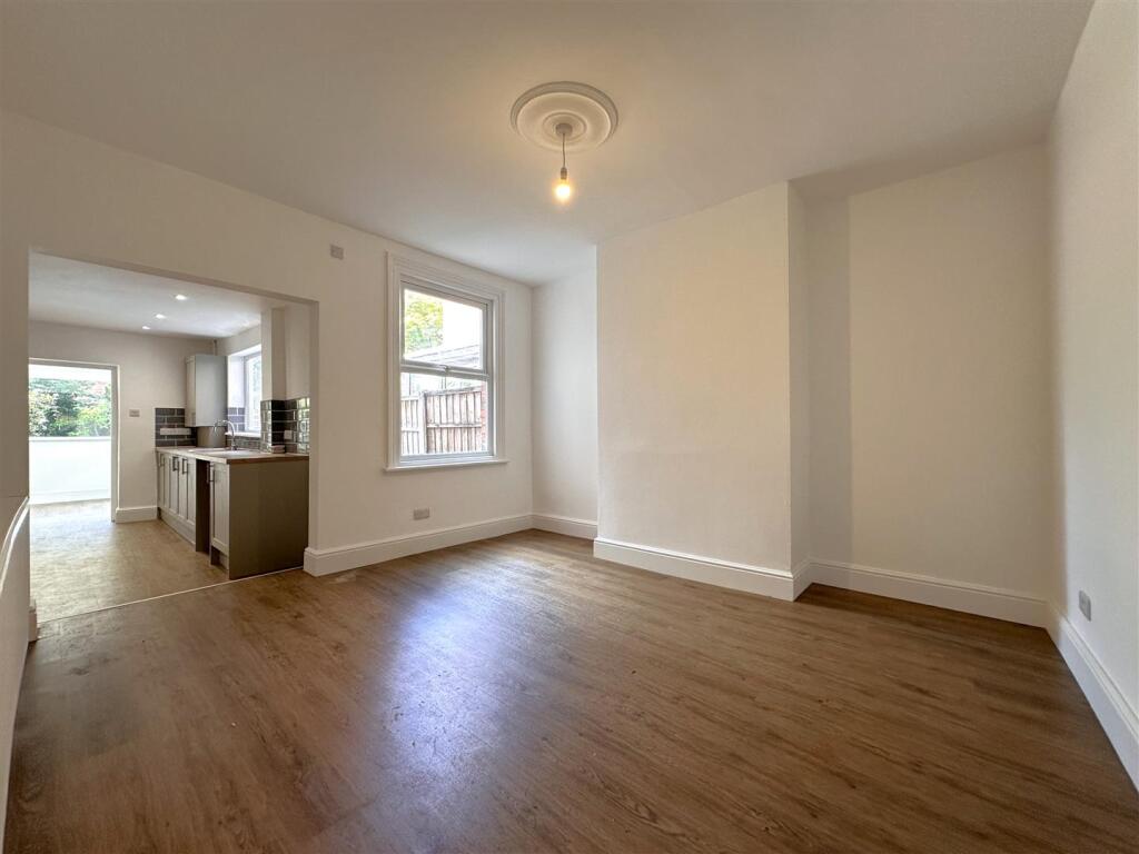 House in Nottingham - View 4