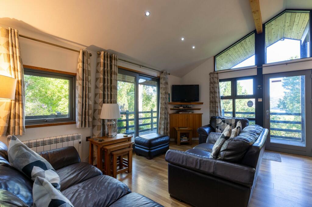 The Crannog, Loch Tay Highland Lodges, By Killin FK21 8TY photo 4