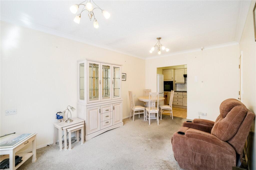 Rosewood Court, Chadwell Heath Lane, Chadwell Heath, RM6 photo 3