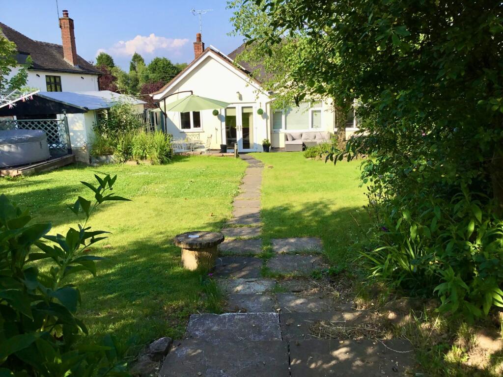 Birkholme Drive, Meir Heath photo 4
