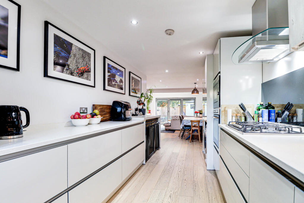 Millfield Close, London Colney, St. Albans, AL2 photo 3