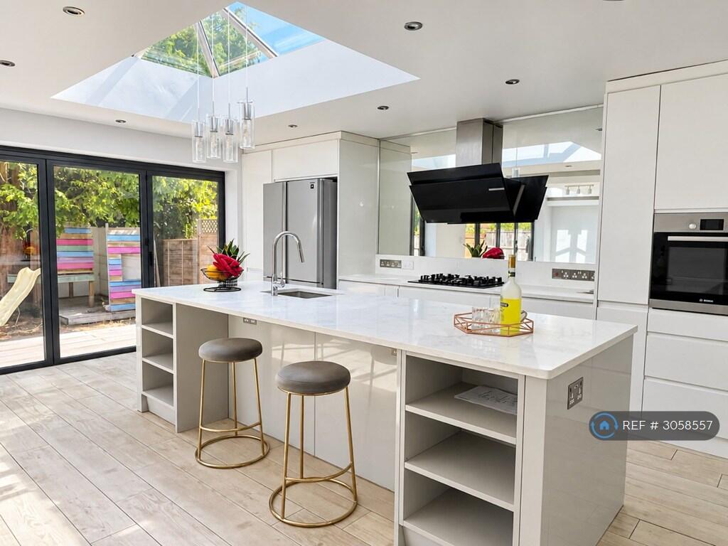 House in Reading - View 3