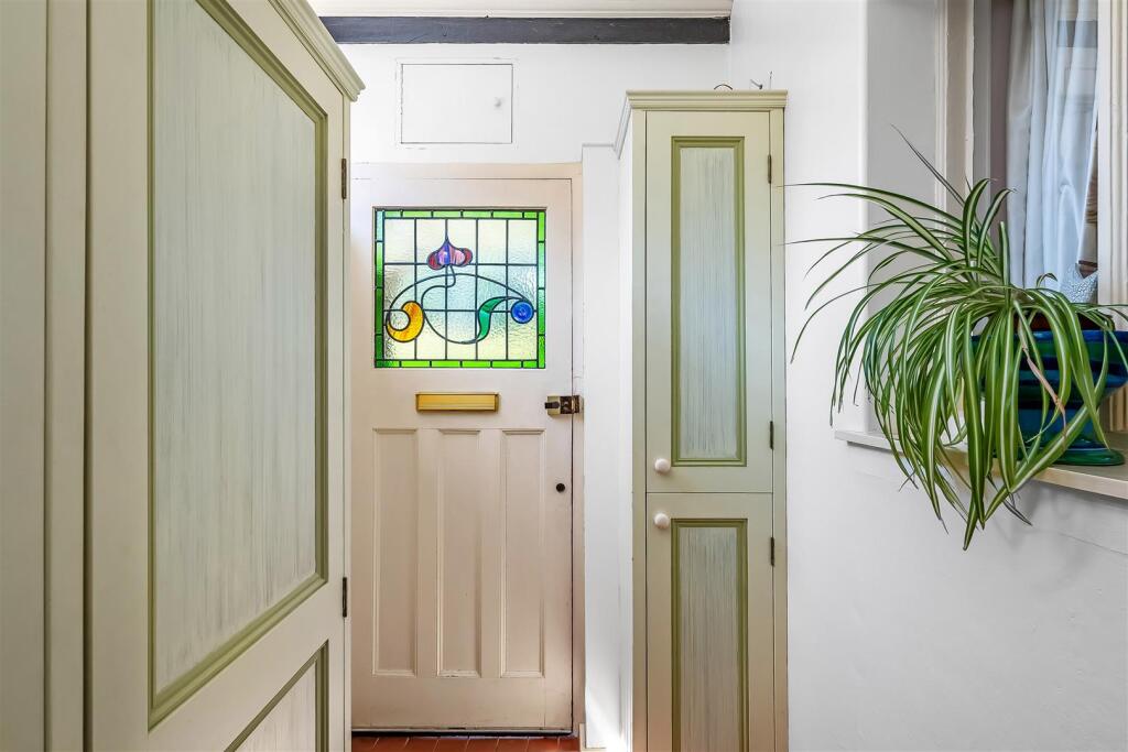 House in Redhill - View 3