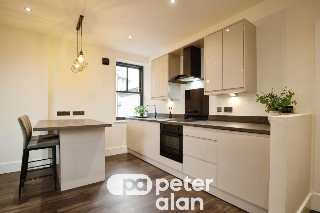 Apartment in Newport, St. Woolos, Stow Hill - View 4