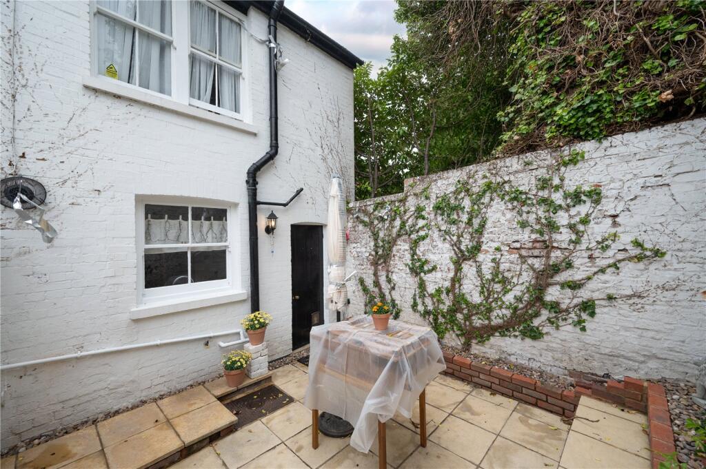 House in St Albans - View 4