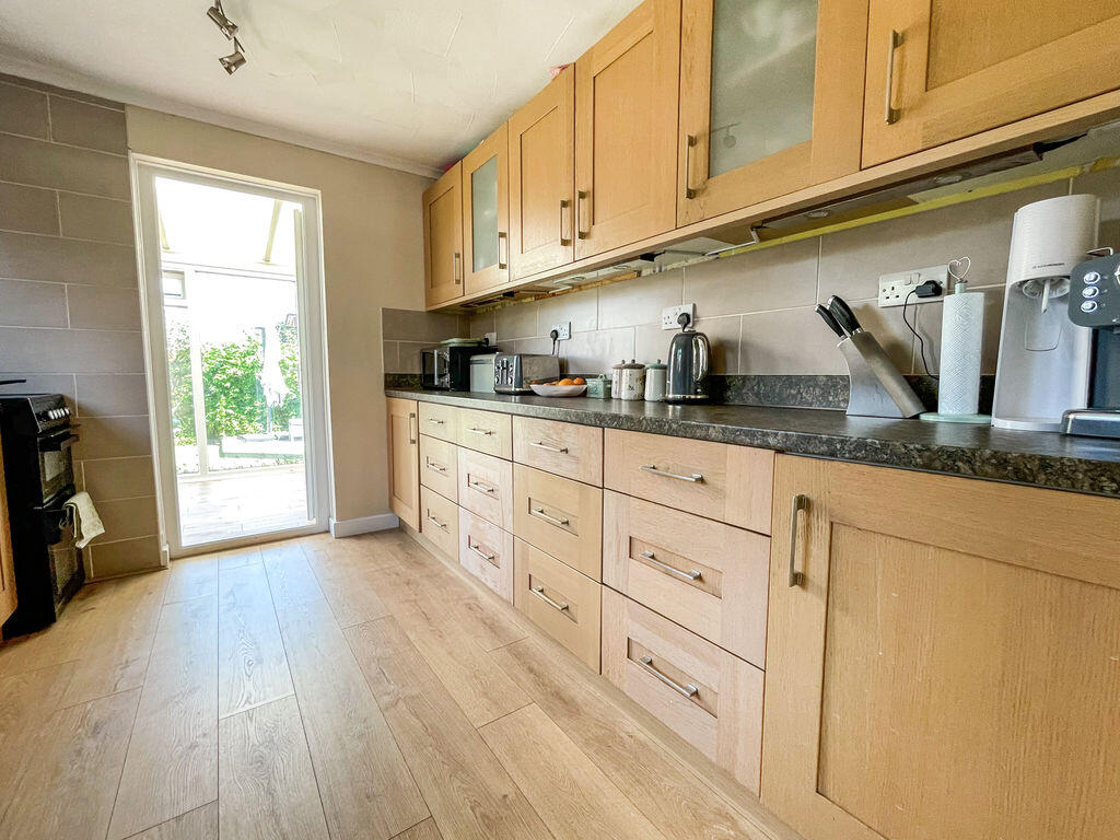 Cedar Close, Hedge End photo 4