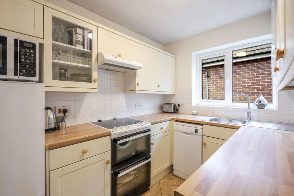 Marlborough Road, Brentwood, CM15 photo 3