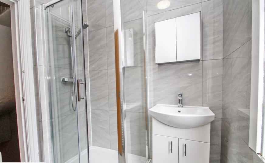 House in Leeds - View 5