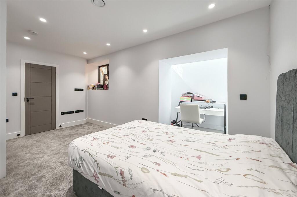 Additional image 8 of Wells Close, Harpenden, Hertfordshire, AL5
