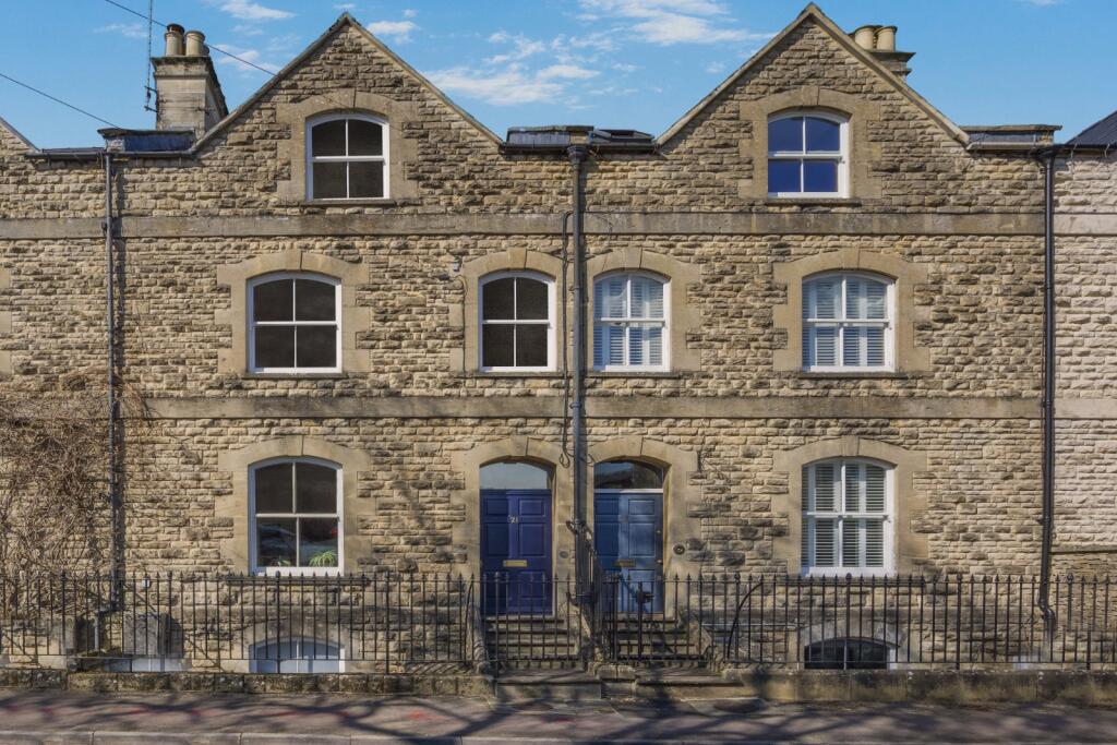 Main image of property: The Avenue, Cirencester, Gloucestershire