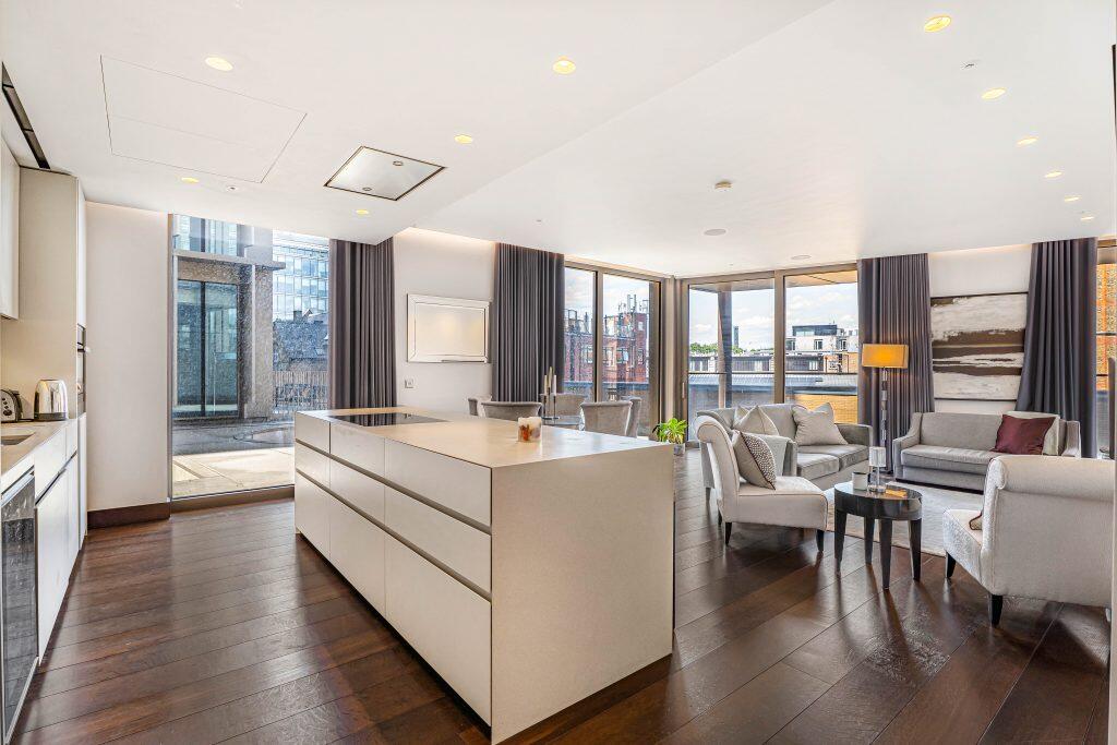 Main image of property: Kings Gate Walk, London, SW1E