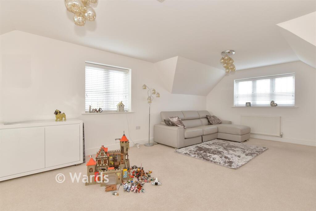 House in Eastchurch, Kingsborough - More