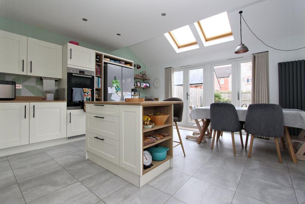 Badger Road, Thornbury, South Gloucestershire, BS35 photo 4