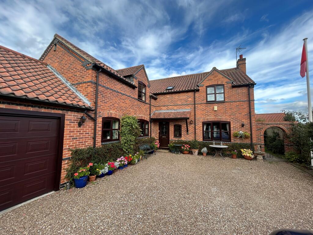 Main image of property: School Lane, Norwell, Newark