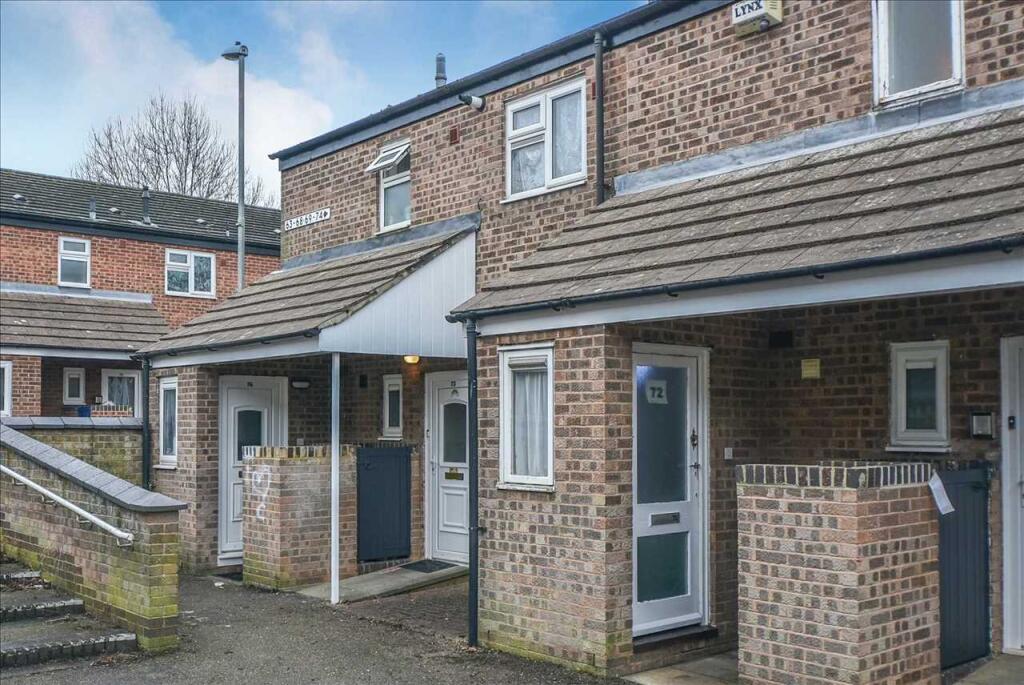 Main image of property: Nest Farm Crescent, Wellingborough, NN8 4TY
