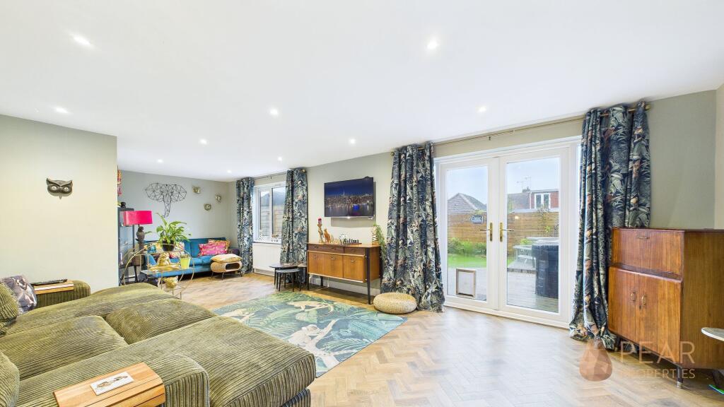 Brighton Road, Lancing, BN15 photo 2