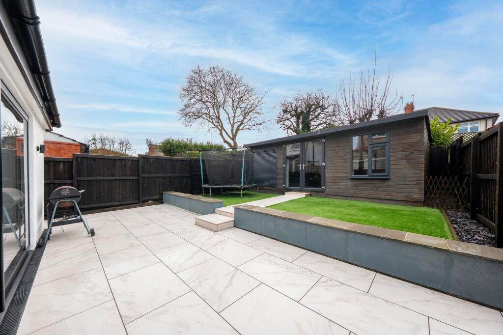 Halstead Road, Harrogate, HG2 photo 3