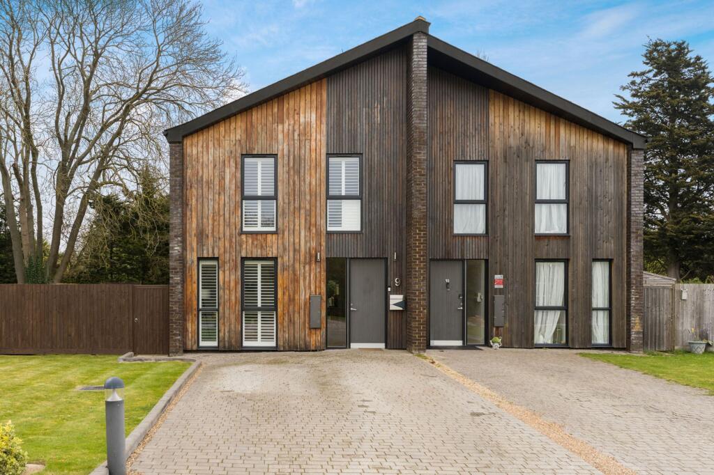 Main image of property: Hastingwood Park, Harlow, CM17