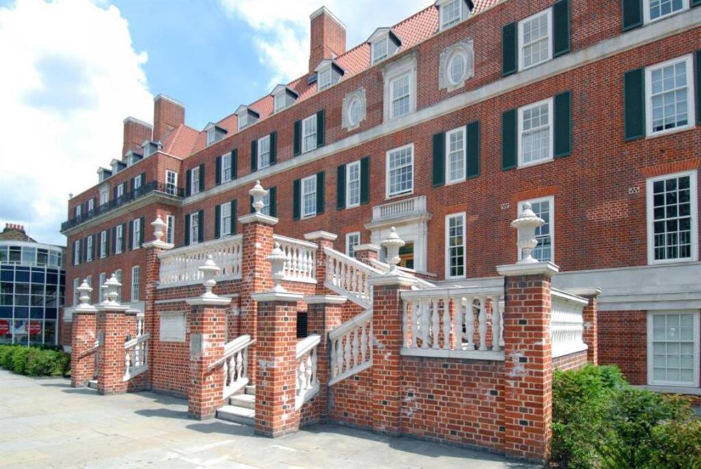 Main image of property: Clapham Common South Side, Balham