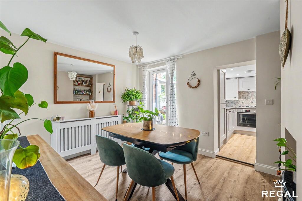 House in Eastleigh, Broom Hill, Allbrook - More