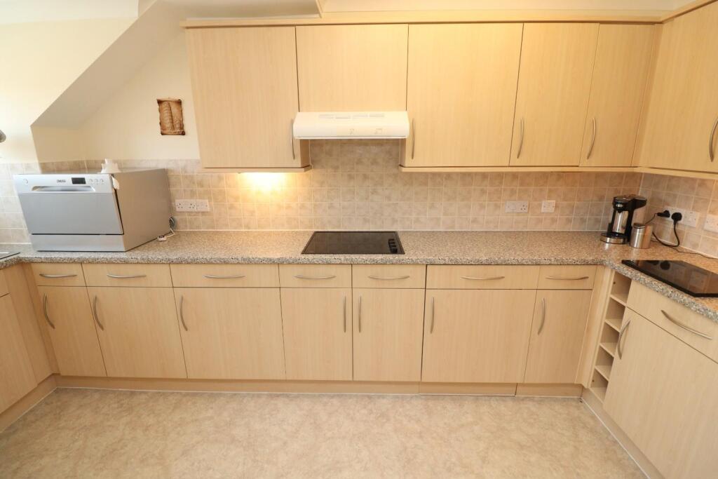 Townsend Court, High Street South, Rushden, NN10 photo 4
