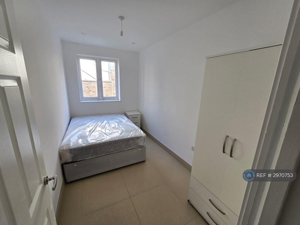 Main image of property: Dafforne Road, London, SW17