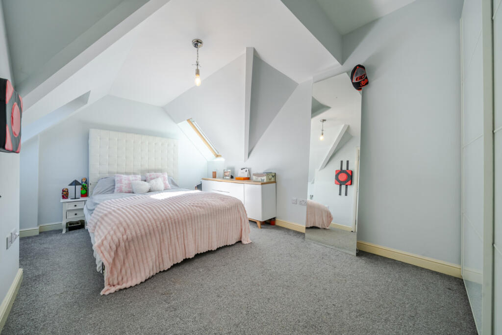 House in Dartford, Stone - More