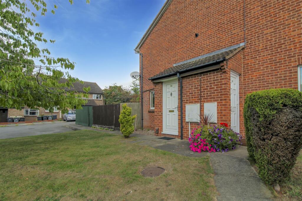 Main image of property: David Grove, Bramcote, Nottingham, NG9 3AF