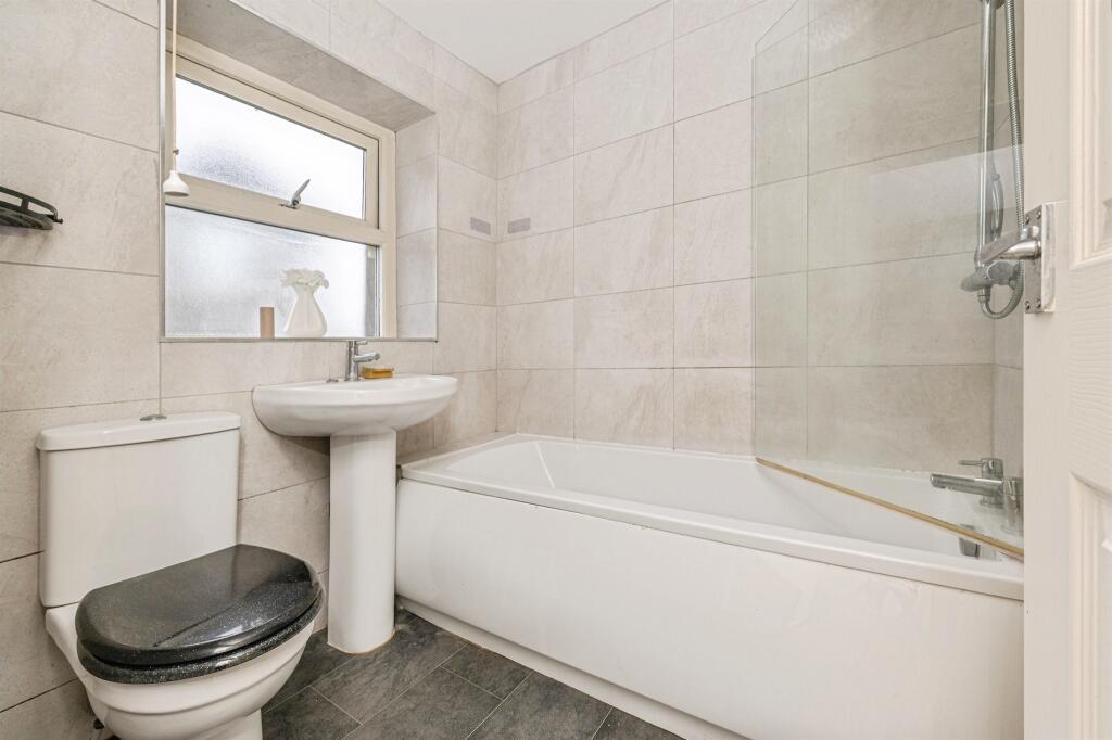 Additional image 9 of Henderson Place, Bradford