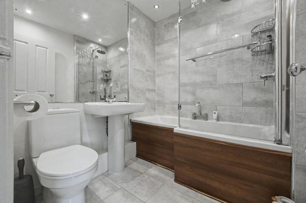 House in Kilmarnock, South Ayrshire - View 4
