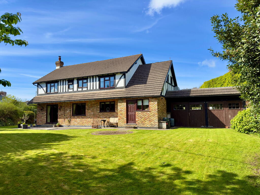 5-bed detached on Egloshayle, Wadebridge, PL27, £795,000