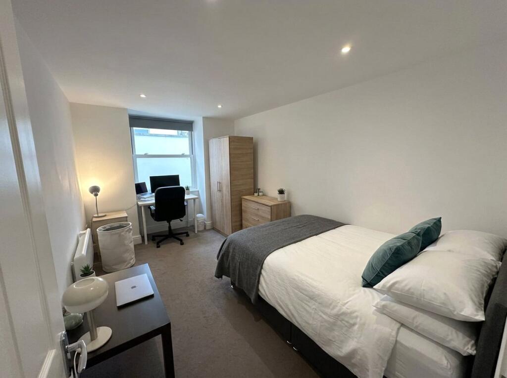 Apartment in Bristol - More