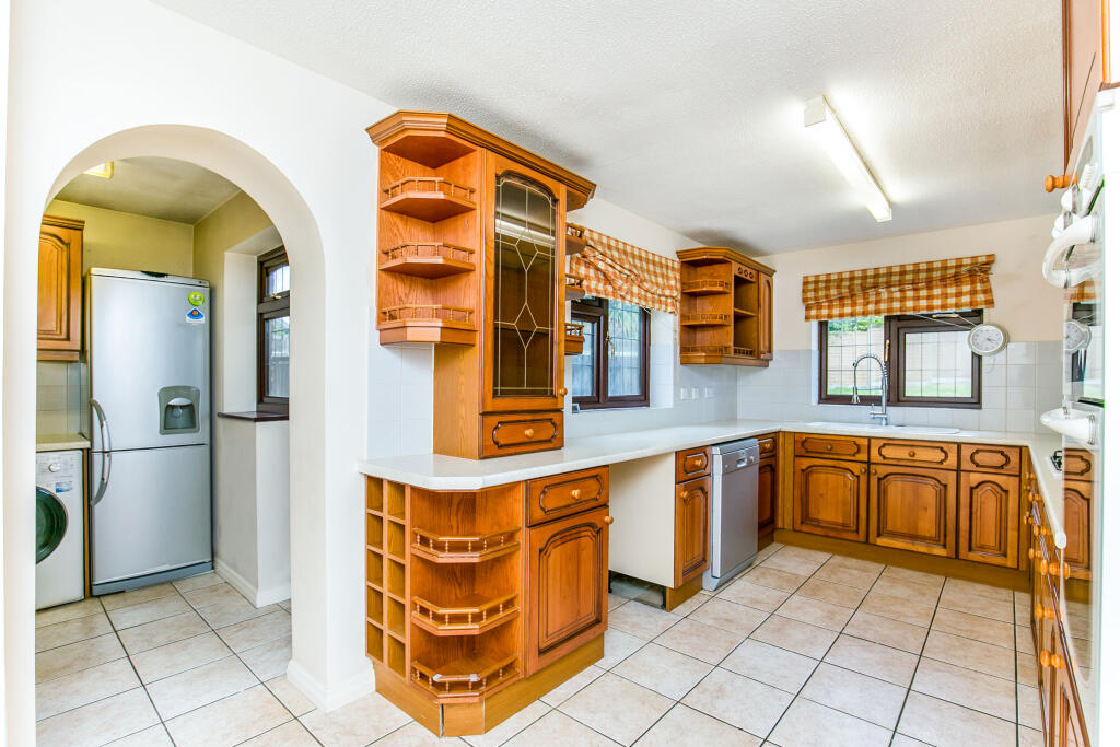 House in Reading, Lower Earley, Earley - View 4
