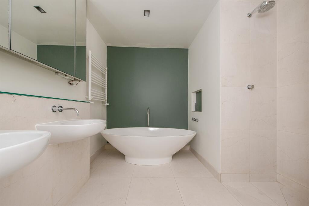 Apartment in London, Kensal Town, Bayswater - More
