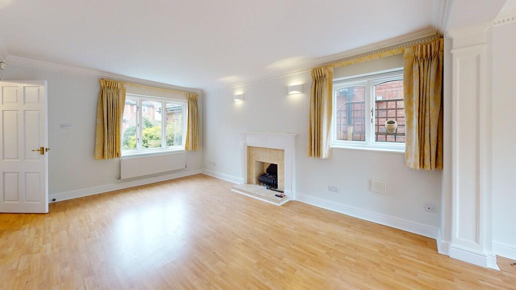 House in Cheltenham, Warden Hill, Montpellier - More
