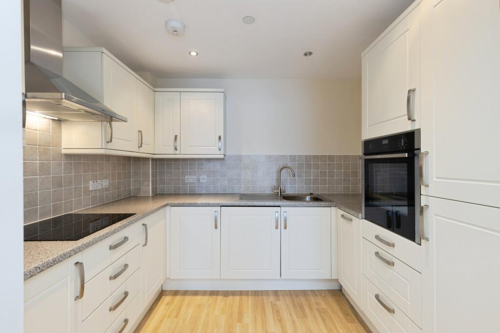 2 Gloucester Road, Cheltenham, GL51 photo 3