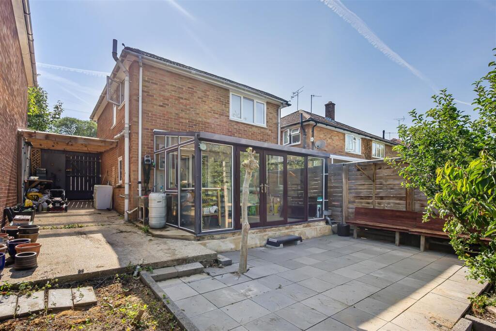 House in Reading, Caversham Heights - More