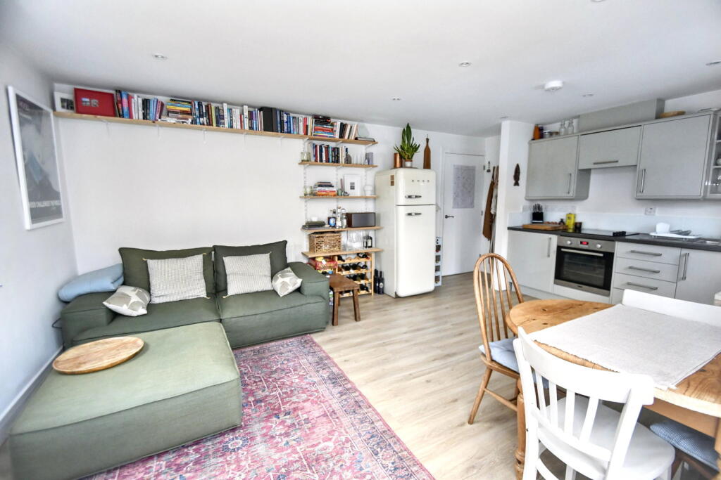 Apartment in Truro - View 4