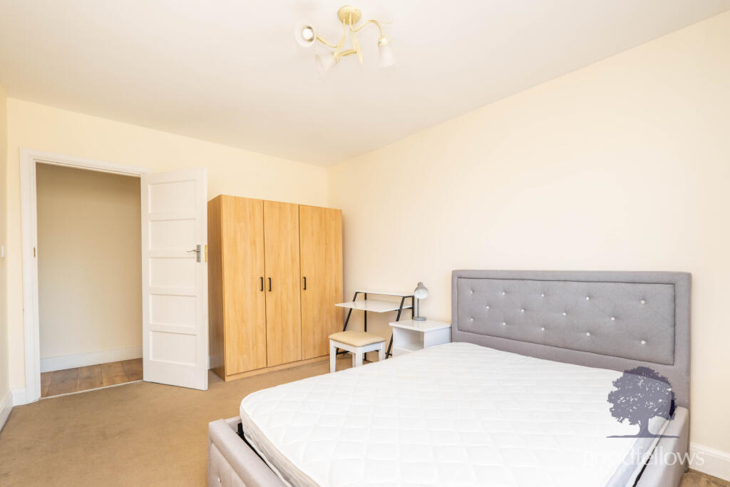 Apartment in Sutton - View 5